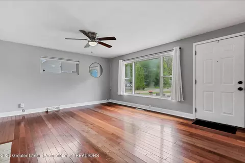 Living - 3007 Sheffer Ave, Lansing, MI 48906 photo 1 of 5