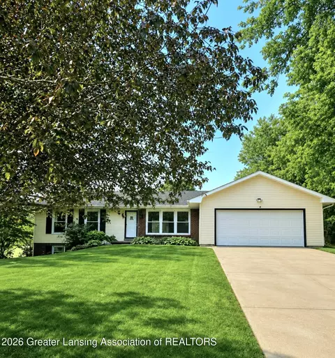 2174 Holly Dr, Charlotte, MI 48813