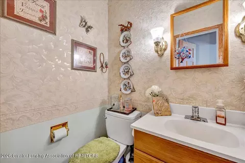 Bath - 5364 Dearing Dr, Flint, MI 48506 photo 1 of 2
