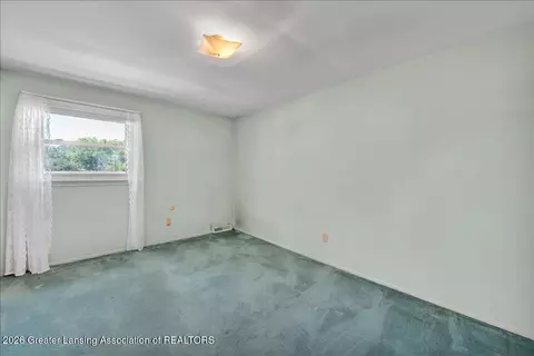 Bedroom - 5364 Dearing Dr, Flint, MI 48506 photo 2 of 3