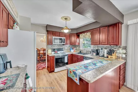 Kitchen - 5364 Dearing Dr, Flint, MI 48506 photo 2 of 3