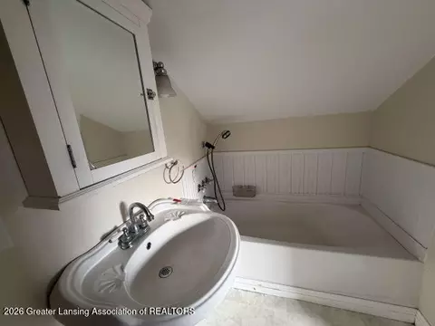 Bath - 2203 Cooper St, Jackson, MI 49201 photo 2 of 2