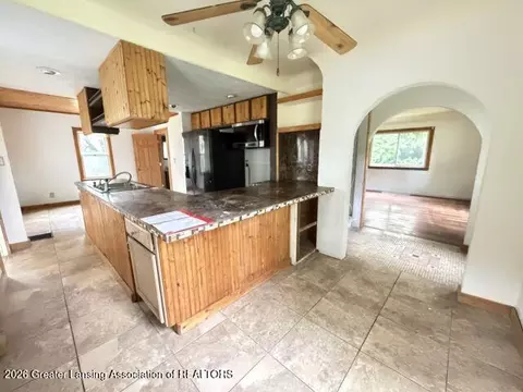 Entry Way - 612 Andrew Ave, Jackson, MI 49202 photo 2 of 2