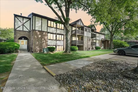 6165 E Innkeepers Ct #76, East Lansing, MI 48823