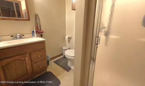 Bath - 5588 Marsh Rd, Haslett, MI 48840 photo 1 of 2
