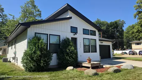 3217 Rice Ct, Lansing, MI 48911