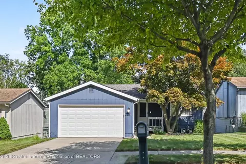 2731 Aurora Dr, Lansing, MI 48910