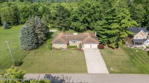 View/Area - 6731 W Galway Cir, Dimondale, MI 48821 photo 4 of 8