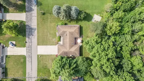 View/Area - 6731 W Galway Cir, Dimondale, MI 48821 photo 6 of 8