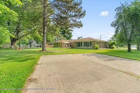 Exterior - 6731 W Galway Cir, Dimondale, MI 48821 photo 8 of 9