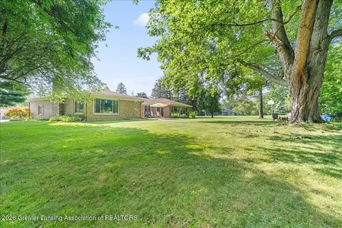 Exterior - 6731 W Galway Cir, Dimondale, MI 48821 photo 7 of 9