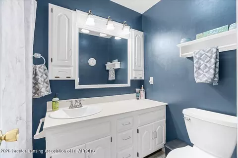 Bath - 6731 W Galway Cir, Dimondale, MI 48821 photo 2 of 2