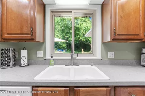 Kitchen - 6731 W Galway Cir, Dimondale, MI 48821 photo 2 of 3