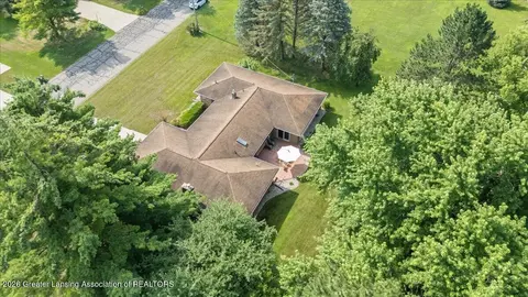 View/Area - 6731 W Galway Cir, Dimondale, MI 48821 photo 3 of 8