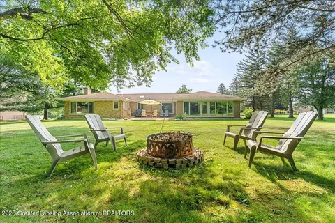 Exterior - 6731 W Galway Cir, Dimondale, MI 48821 photo 6 of 9