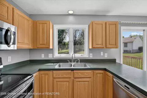 Kitchen - 7211 Captiva Dr, Lansing, MI 48917 photo 2 of 3