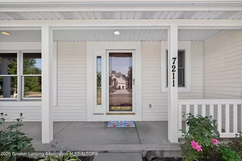 Exterior - 7211 Captiva Dr, Lansing, MI 48917 photo 6 of 6