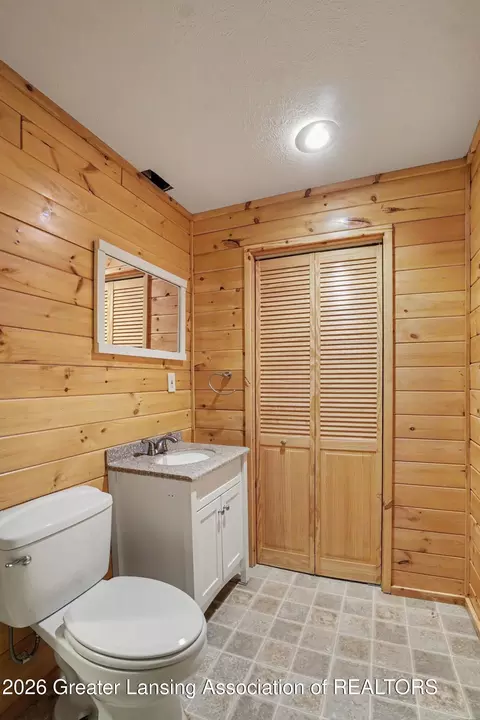 Bath - 444 Fox Run Ct, Williamston, MI 48895 photo 3 of 3