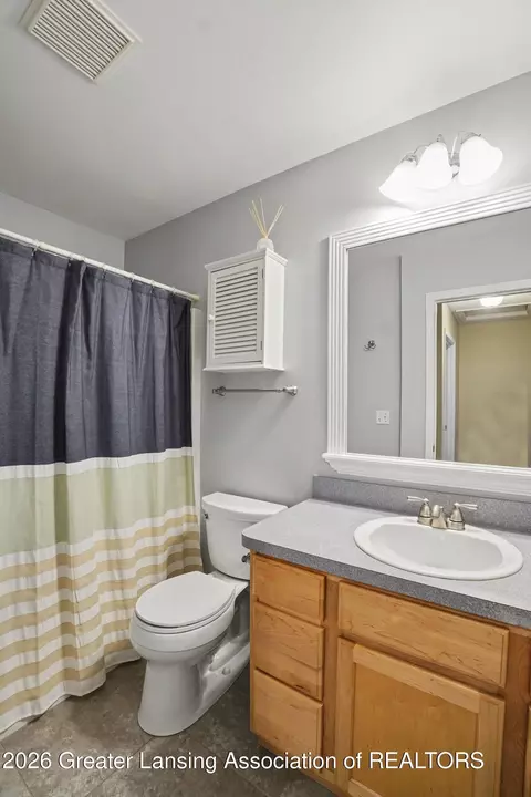 Bath - 444 Fox Run Ct, Williamston, MI 48895 photo 2 of 3