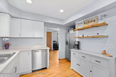 205 W Herbison Rd, Dewitt, MI 48820 photo 11