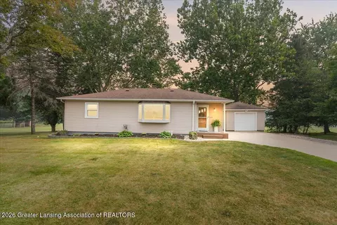 205 W Herbison Rd, Dewitt, MI 48820 photo 1