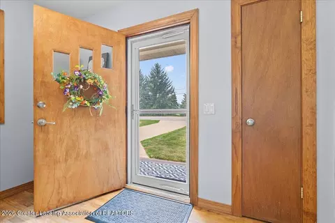 205 W Herbison Rd, Dewitt, MI 48820 photo 6