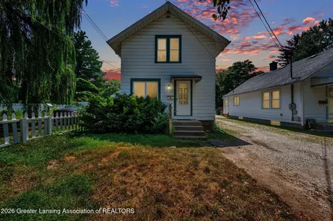 218 Paris Ave, Lansing, MI 48910