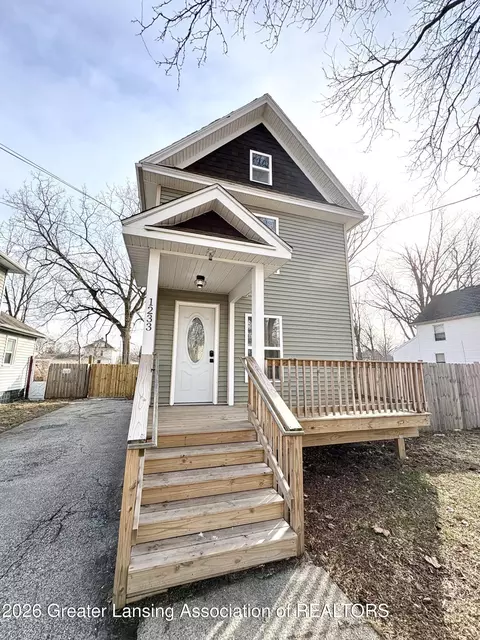 1233 W Michigan Ave, Lansing, MI 48915