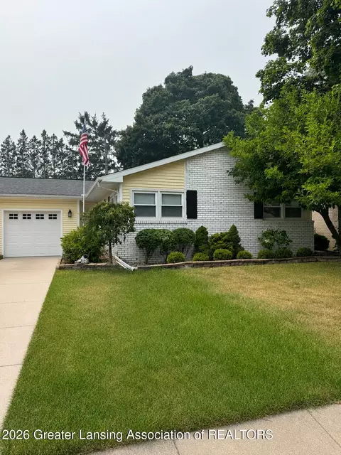 2602 Bedford Rd, Lansing, MI 48911