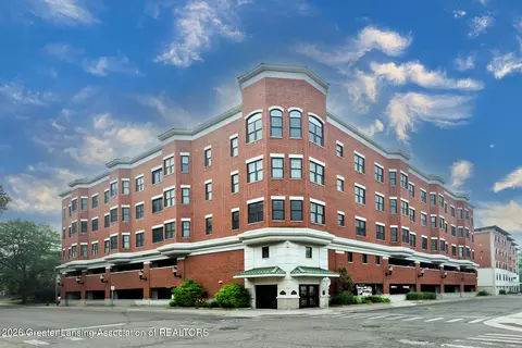 600 Albert Ave #424, East Lansing, MI 48823