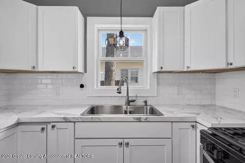 733 Loomis St, Jackson, MI 49202 photo 11