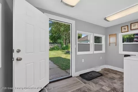 733 Loomis St, Jackson, MI 49202 photo 17