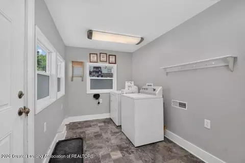 733 Loomis St, Jackson, MI 49202 photo 16
