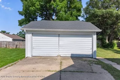 733 Loomis St, Jackson, MI 49202 photo 4