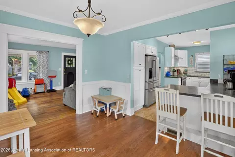 Dining - 908 Britten Ave, Lansing, MI 48910 photo 2 of 2