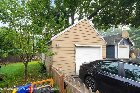 Exterior - 908 Britten Ave, Lansing, MI 48910 photo 6 of 9