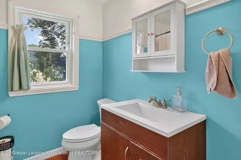Bath - 908 Britten Ave, Lansing, MI 48910 photo 1 of 1