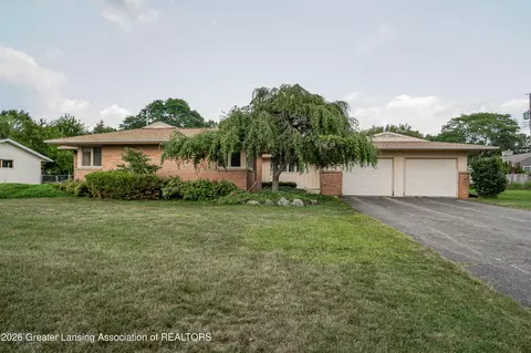 1665 Woodside Dr, East Lansing, MI 48823