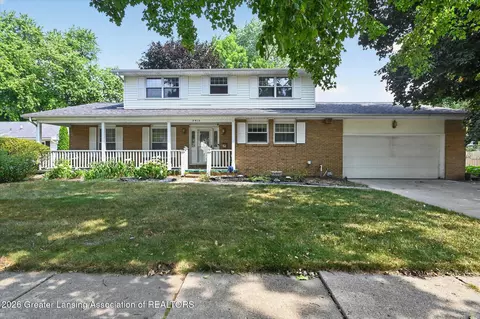 3412 Sandhurst Dr, Lansing, MI 48911