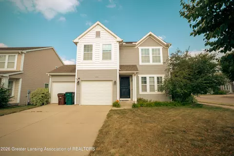 502 Wendover Dr, Lansing, MI 48906