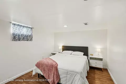 Bedroom - 405 Everett Dr, Lansing, MI 48915 photo 2 of 6