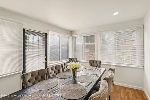 Dining - 405 Everett Dr, Lansing, MI 48915 photo 2 of 2
