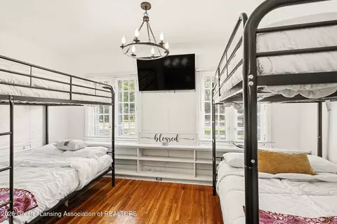 Bedroom - 405 Everett Dr, Lansing, MI 48915 photo 5 of 6