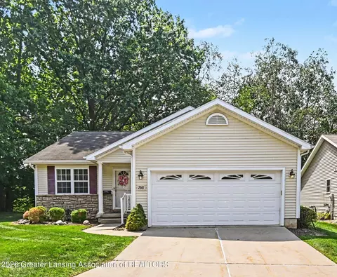 2501 Arbor Forest Dr, Lansing, MI 48910