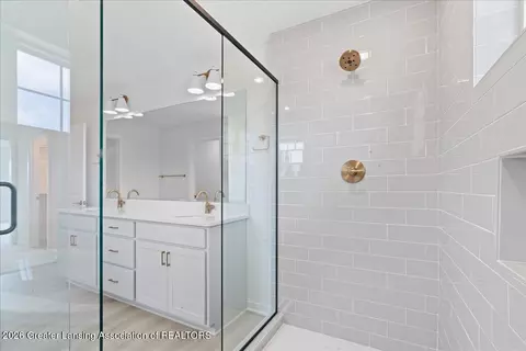 Bath - 3535 Stanwood Dr, Dewitt, MI 48820 photo 11 of 12