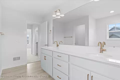 Bath - 3535 Stanwood Dr, Dewitt, MI 48820 photo 9 of 12