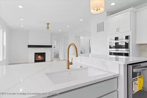 Kitchen - 3535 Stanwood Dr, Dewitt, MI 48820 photo 5 of 7