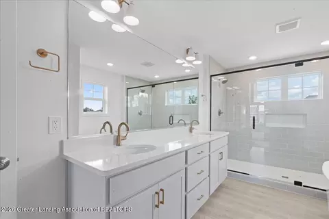 Bath - 3535 Stanwood Dr, Dewitt, MI 48820 photo 7 of 12