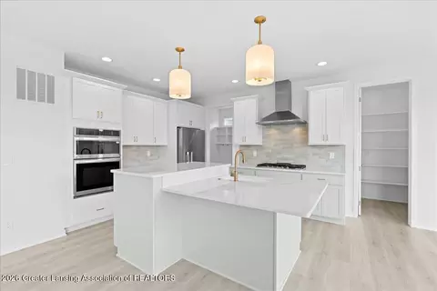 Kitchen - 3535 Stanwood Dr, Dewitt, MI 48820 photo 2 of 7