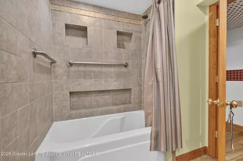 Bath - 12674 Sunsdown Ln, Sunfield, MI 48890 photo 5 of 5